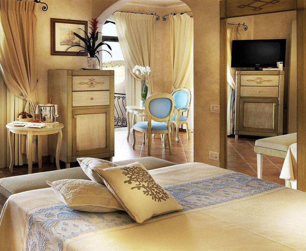 Colonna Resort Country & Sporting Club Porto Cervo Exterior photo